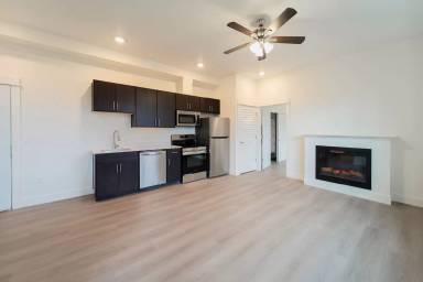 Main picture of 1600 SE Lava Dr