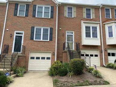 Main picture of 369 S Pickett St