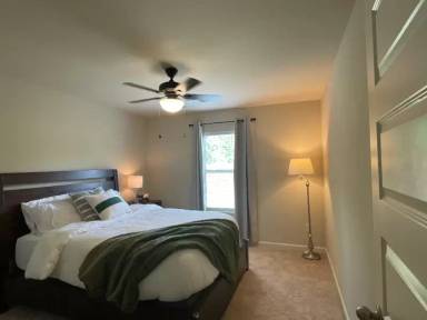 Main picture of 168 Sims Ct