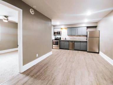 Main picture of 3512 Dodge St