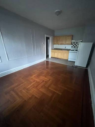 Main picture of 749 Chancellor Ave