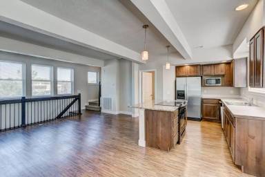Main picture of 214 Willow St