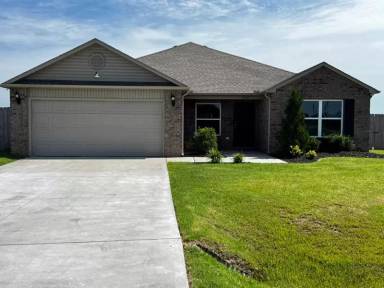 Main picture of 42161 Max Henry Dr