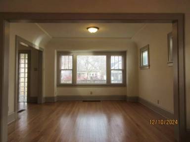 Main picture of 3473 N Bremen St