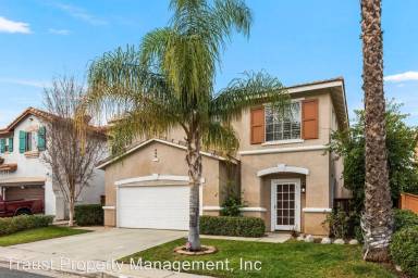 Main picture of 42033 Acacia Way