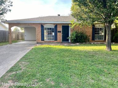 Main picture of 1625 Holiday Cir