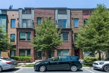 Main picture of 2914 Penny Ln