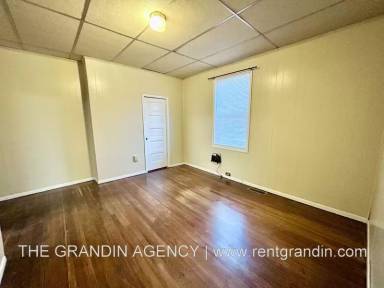 Main picture of 1118 Tompkins Ave SE