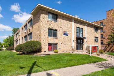 Main picture of 912 22nd Ave S