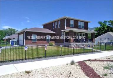 Main picture of 706 E 21st St