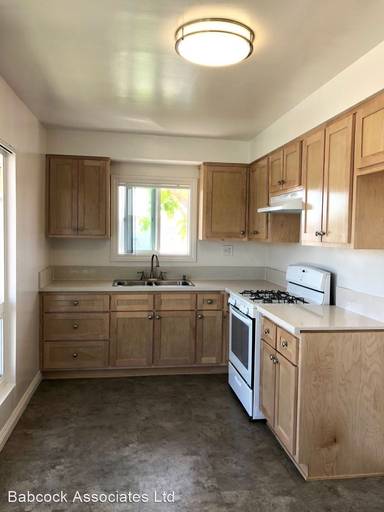 Main picture of 4942 W 118th St