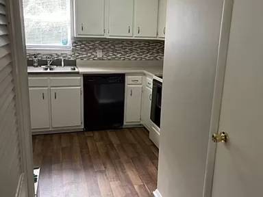 Main picture of 650 Cedarbrook Ct