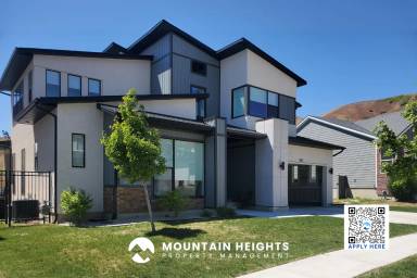 Main picture of 5615 N Valley View Rd