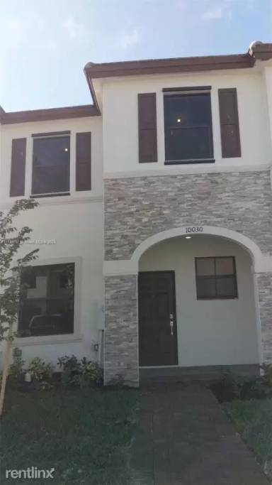 Main picture of 10049 SW 228th Ter