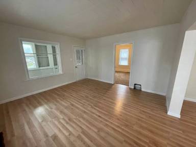Main picture of 617 Racine St
