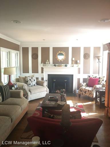Main picture of 1546 Reynolda Rd