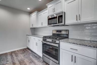 Main picture of 922 S Pindall Ln