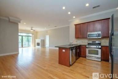 Main picture of 4651 N Greenview