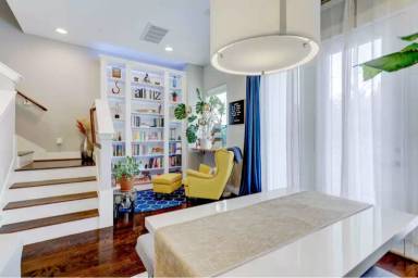 Main picture of 3109 Gillespie St