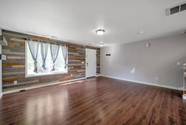 Main picture of 2127 E Eagle Crest Way