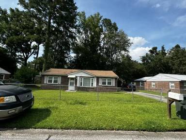 Main picture of 511 Eisenhower Dr