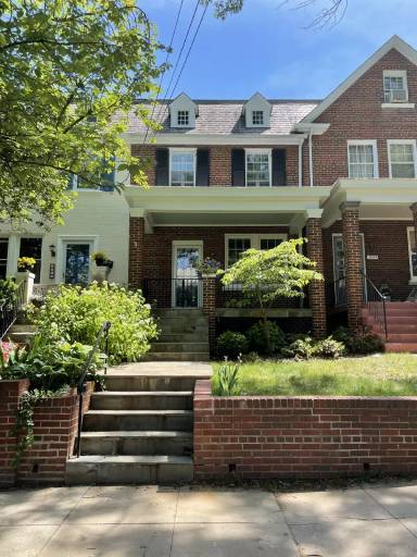Main picture of 3922 Benton St NW