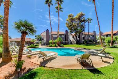 Main picture of 6149 W Oakey Blvd