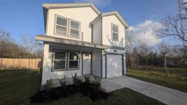 Main picture of 411 Sandall St