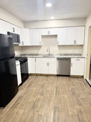 Main picture of 73 S Main St
