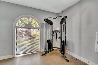 Main picture of 724 Executive Center Dr
