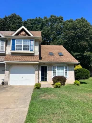 Main picture of 105 Stoney Dr