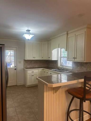 Main picture of 405 Woodland Dr