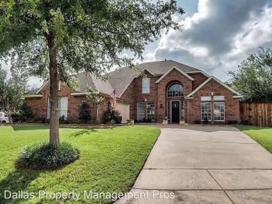 Main picture of 5 Parkway Ct