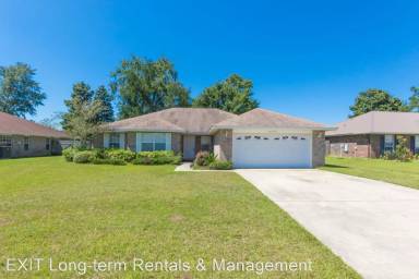 Main picture of 15373 Paddington Dr