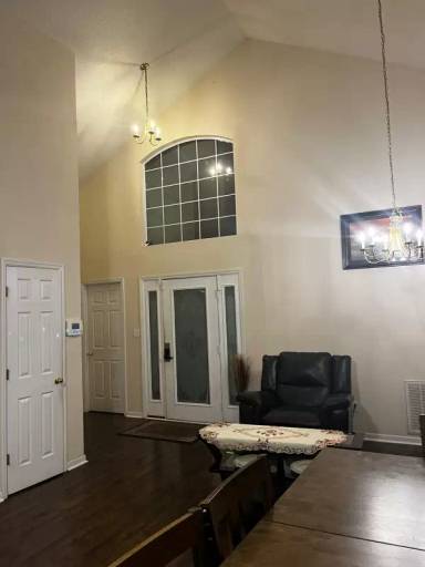 Main picture of 1048 Winter Ln