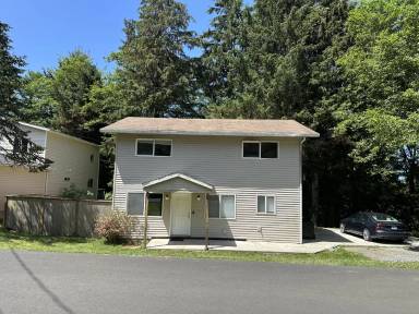 Main picture of 241 S Quadrant St