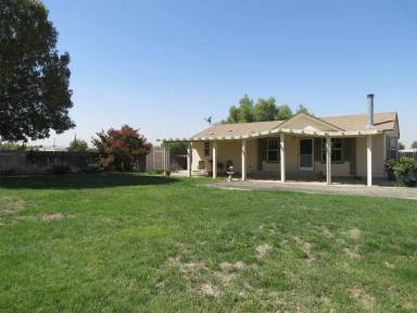 Main picture of 19827 Mariposa Ave