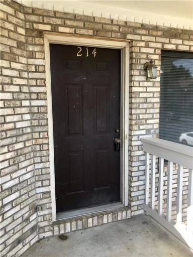 Main picture of 214 English Ct