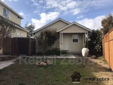 Main picture of 2058 Red Oak Cir