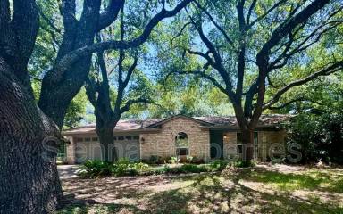 Main picture of 1006 N Bend Dr