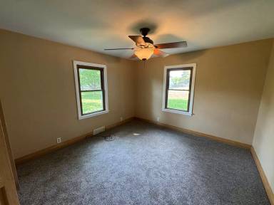 Main picture of 105 2nd St