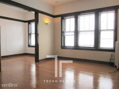 Main picture of 816 W Waveland Apartments