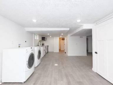 Main picture of 2867 Kiesel Ave