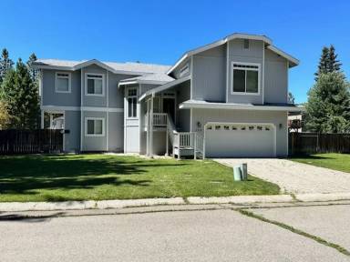 Main picture of 764 Tuolumne Dr