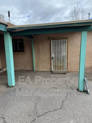 Main picture of 1367 Young Ave SW