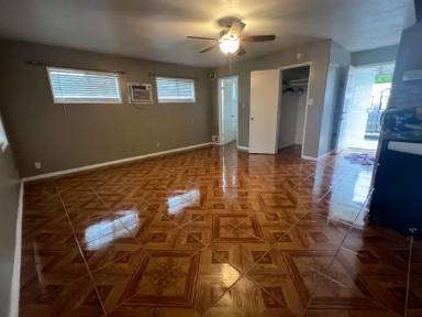 Main picture of 3655 Nye Ave
