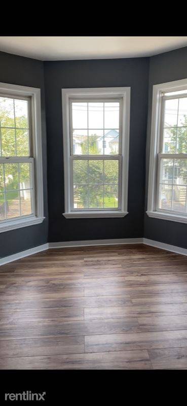 Main picture of 666 S 15th St