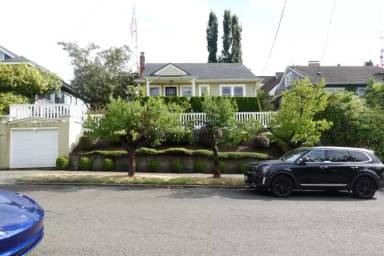 Main picture of 209 Hayes St