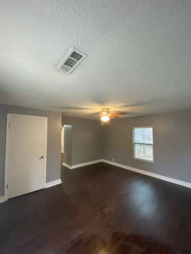 Main picture of 5518 N Broadway St