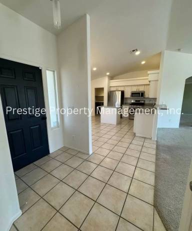 Main picture of 2308 W Horseshoe Pl